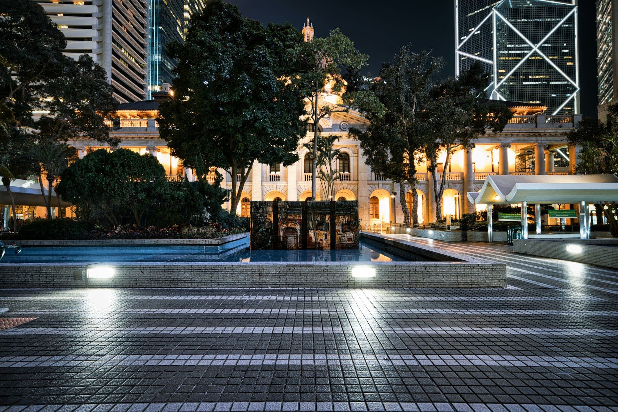 The hotel is conveniently located in Central, Hong Kong's financial district